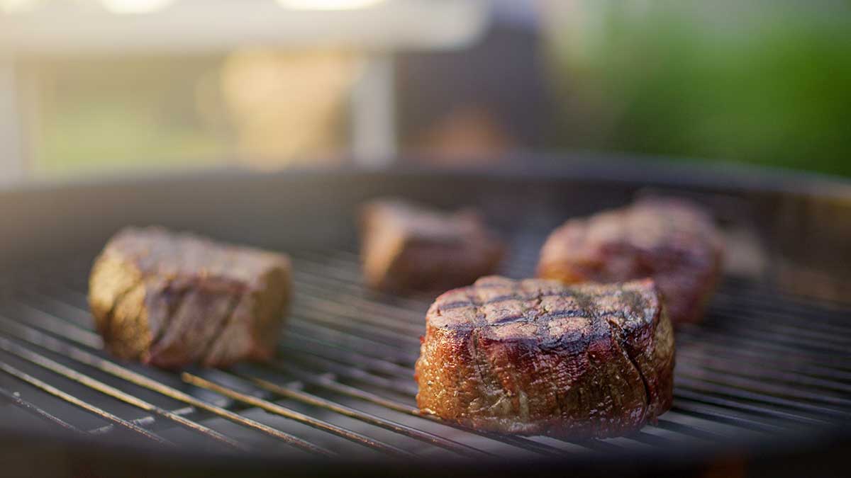 steaks on a grill nutrition 