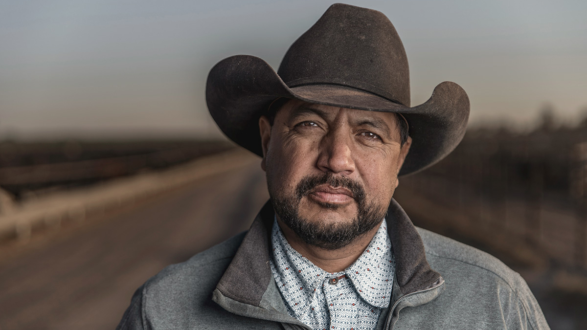 Kansas cowboy pen rider at a Kansas feedlot